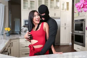 Nhân tình nứng được anh trai cho ném mùi cặc